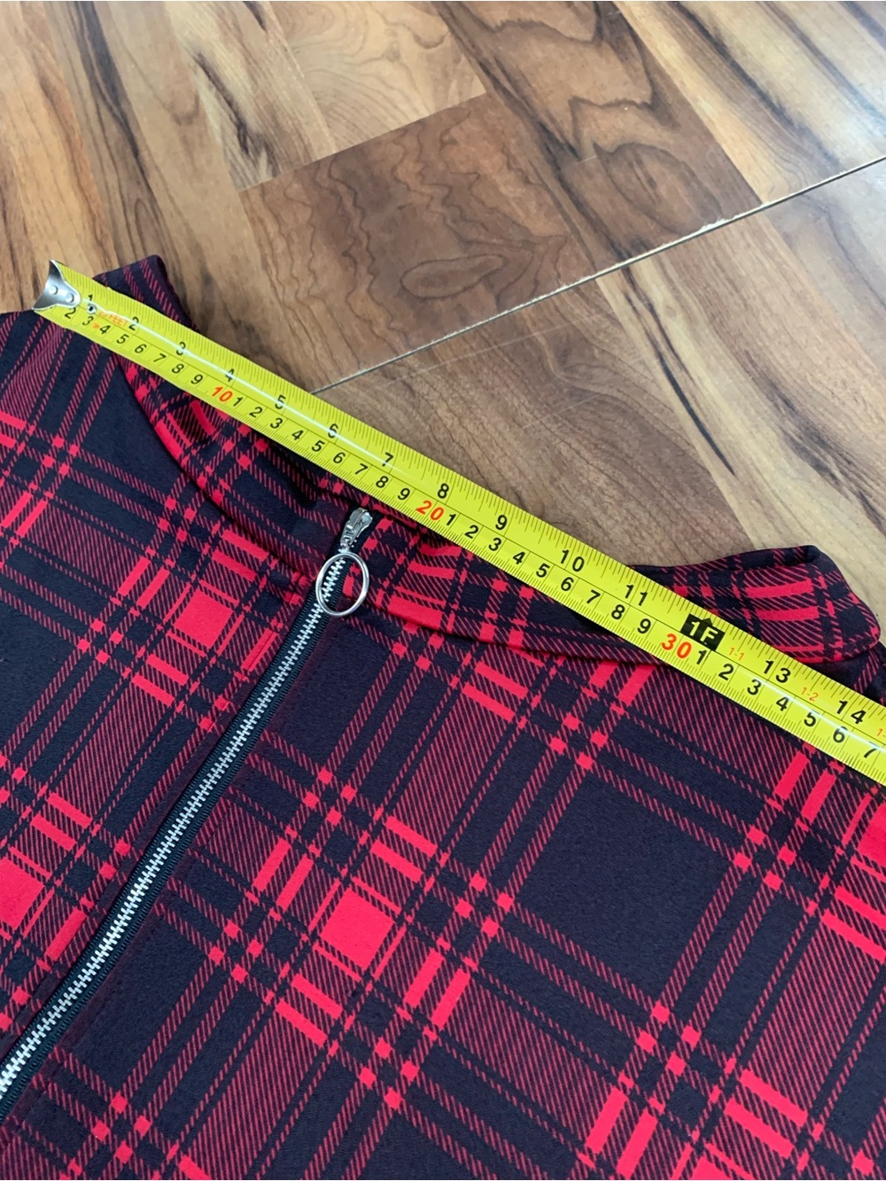 Hot Topic Skater Skirt Womens Medium Black Red Plaid Punk Goth Preppy Front Zip - Picture 13 of 13